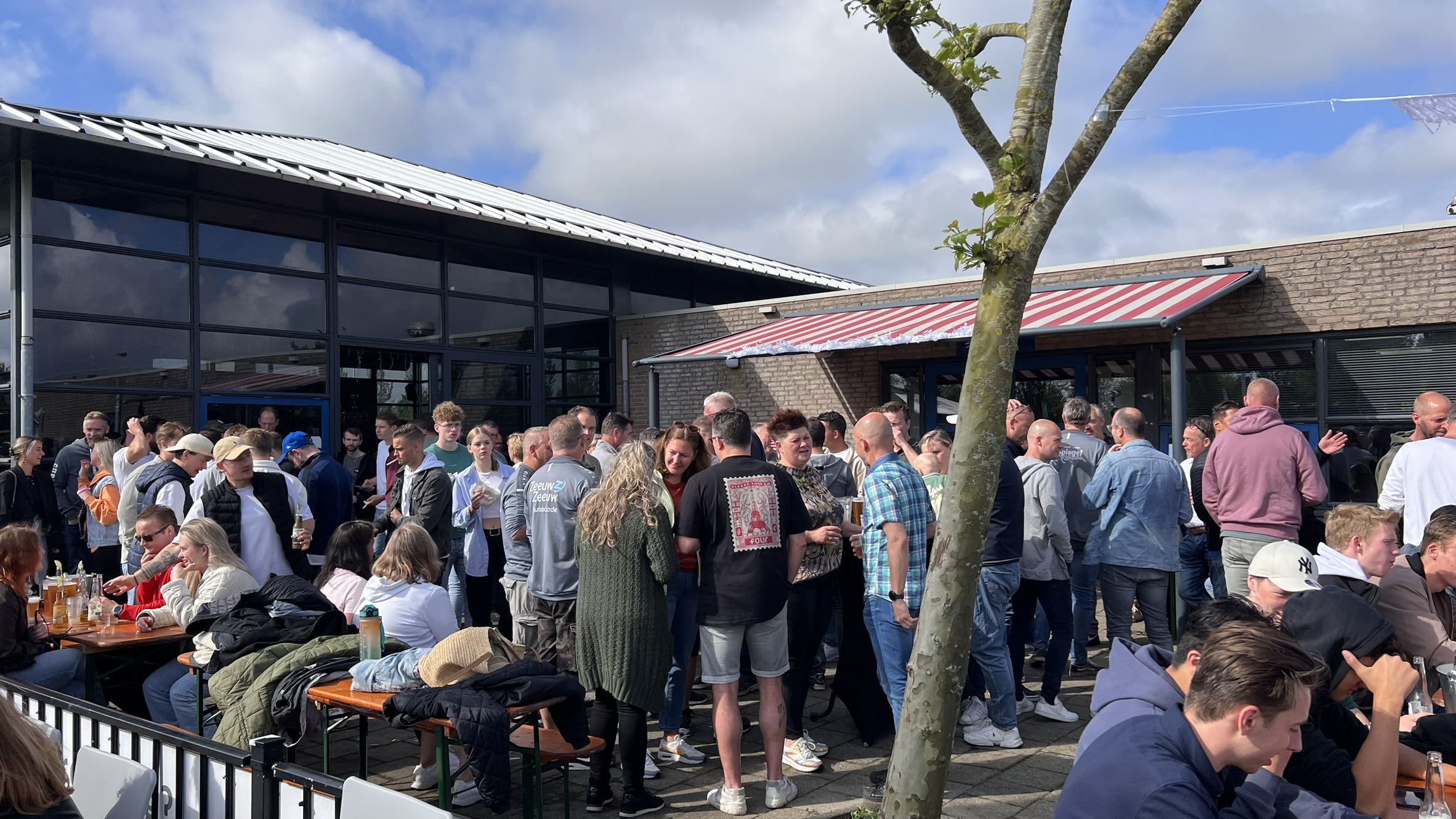 25 MEI :: MINI FOODTRUCK FESTIVAL