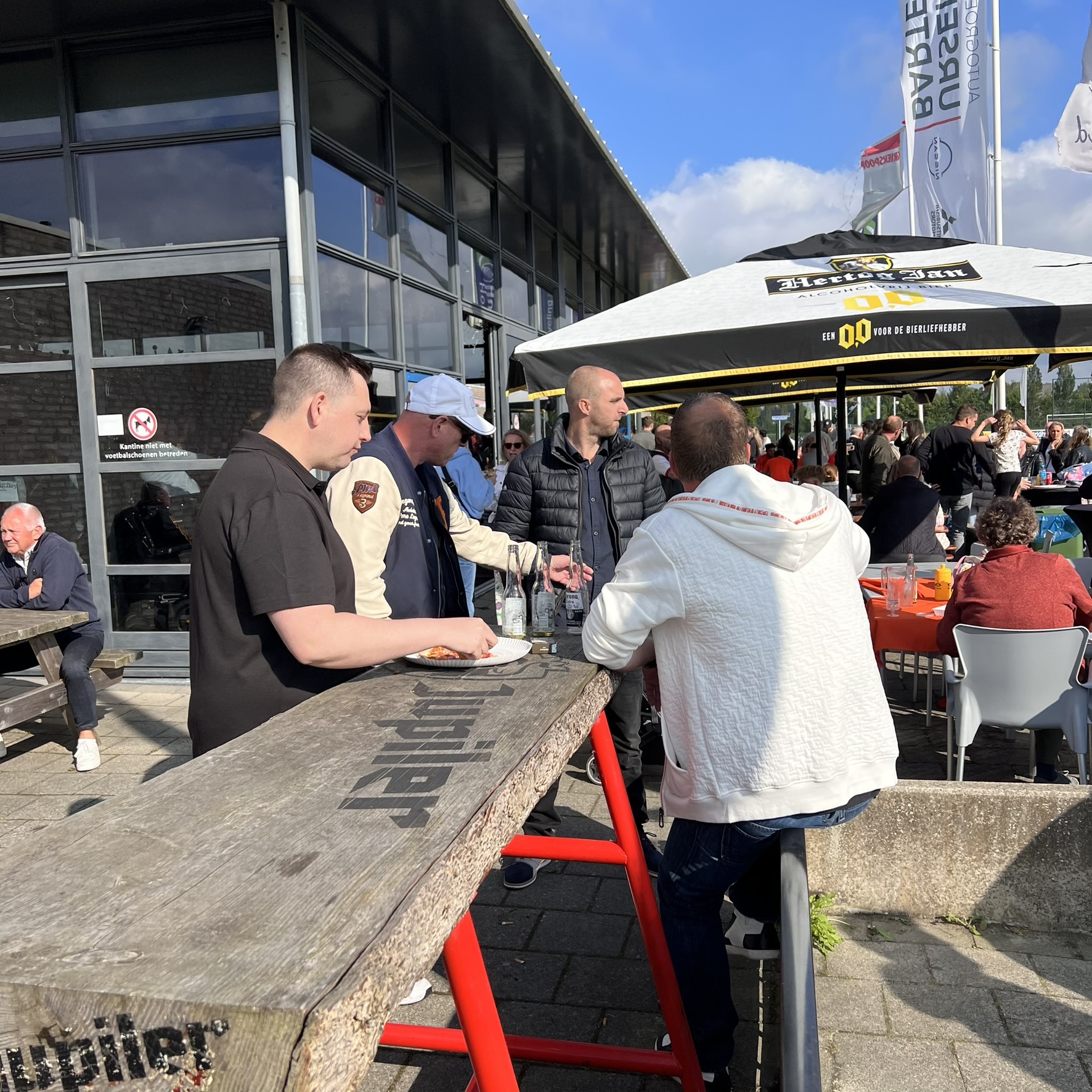 25 MEI :: MINI FOODTRUCK FESTIVAL