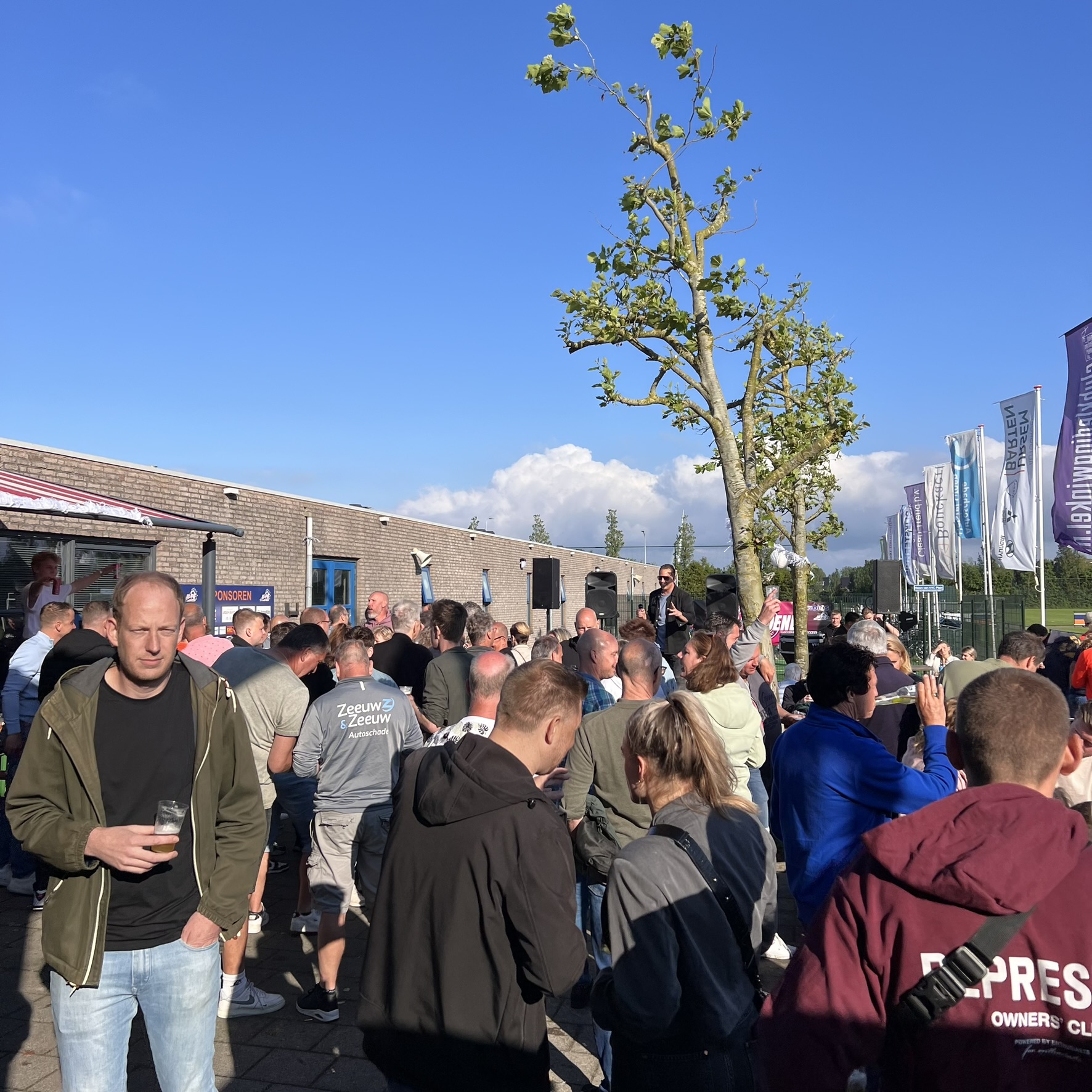 25 MEI :: MINI FOODTRUCK FESTIVAL