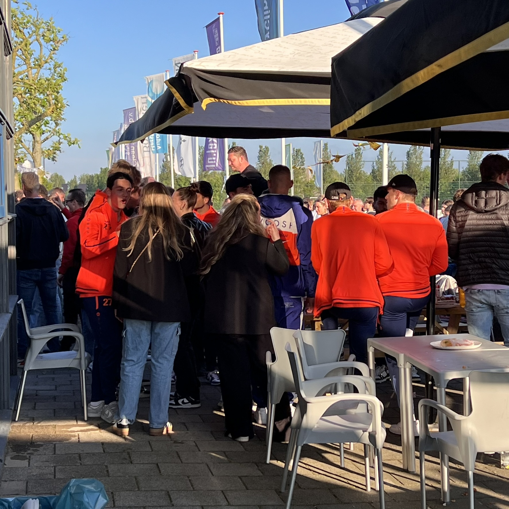 25 MEI :: MINI FOODTRUCK FESTIVAL